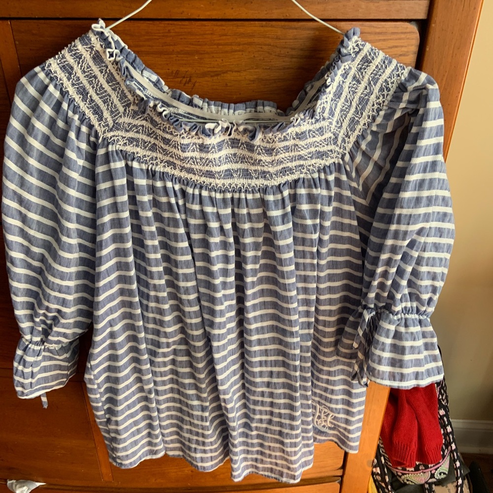 Off sleeve scrunch type whit and blue Sz large